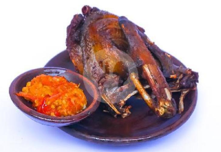 Gorengan Legenda: Ayam dan Bebek Tombo Ngelih yang Menggoda Lidah Cilacap